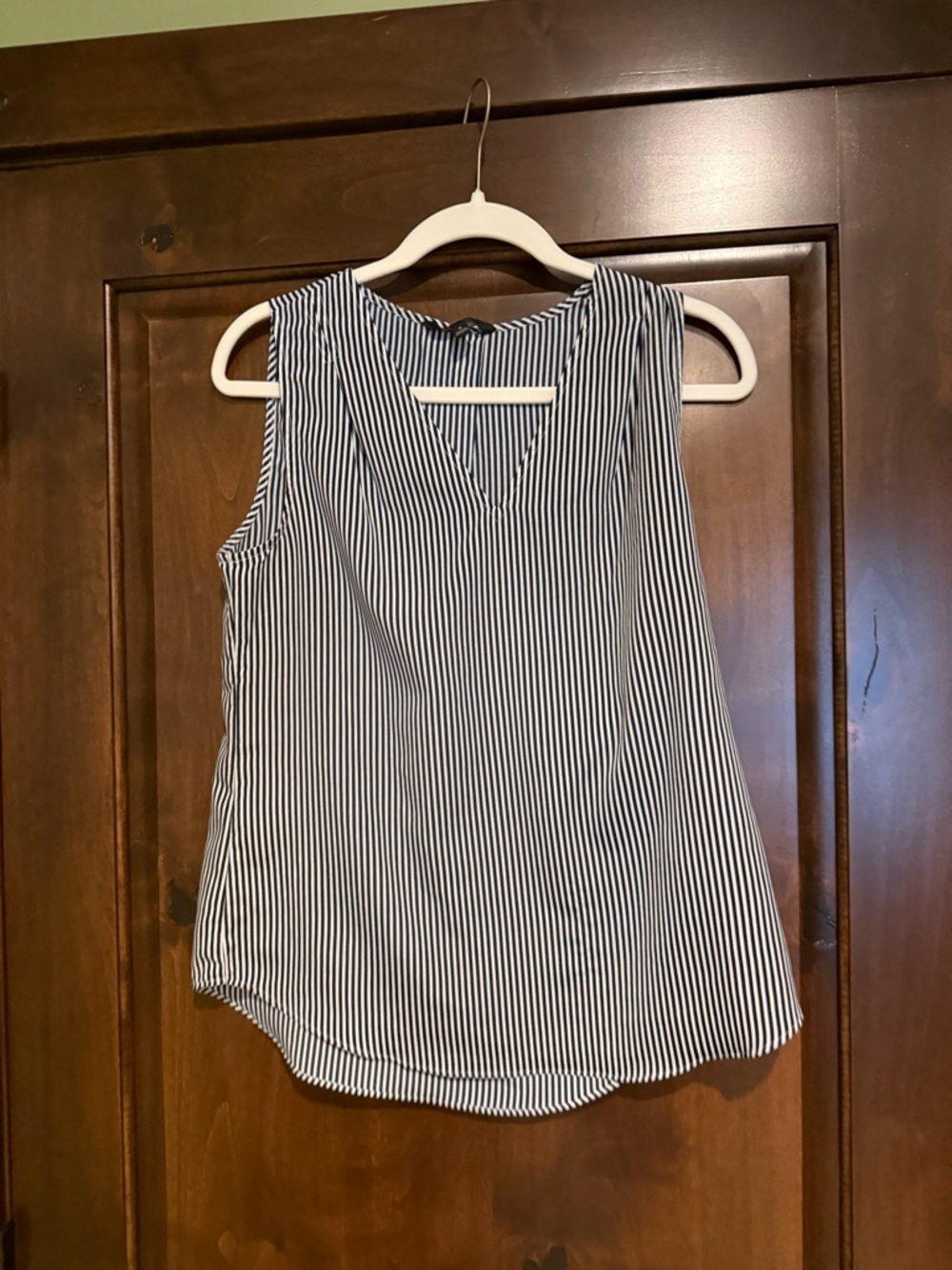 Banana Republic Black & White Striped Sleeveless V-Neck Tank